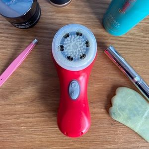 Clarisonic Mia 2 w/ Charger & Case